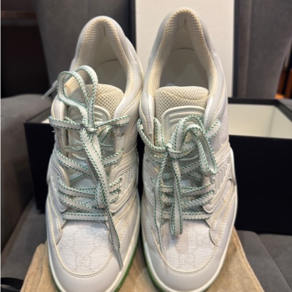 Gucci GG Supreme Basket Sneakers - Picture 3 of 15